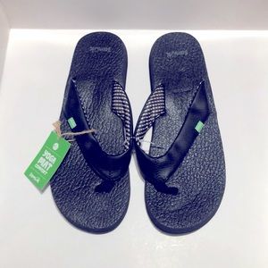 COPY - SANUK yoga sandals / Ebony color / Brand New